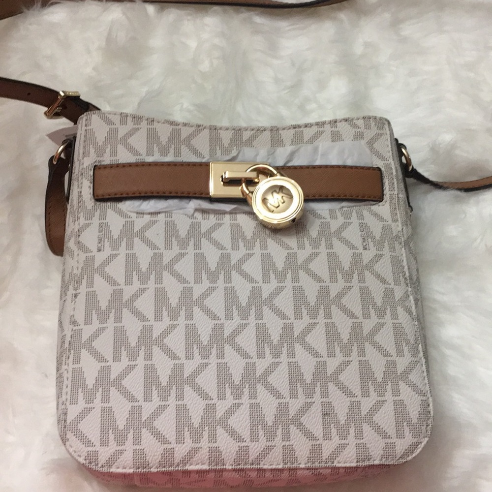 Michael Kors Hamilton Traveler Crossbody bag.
